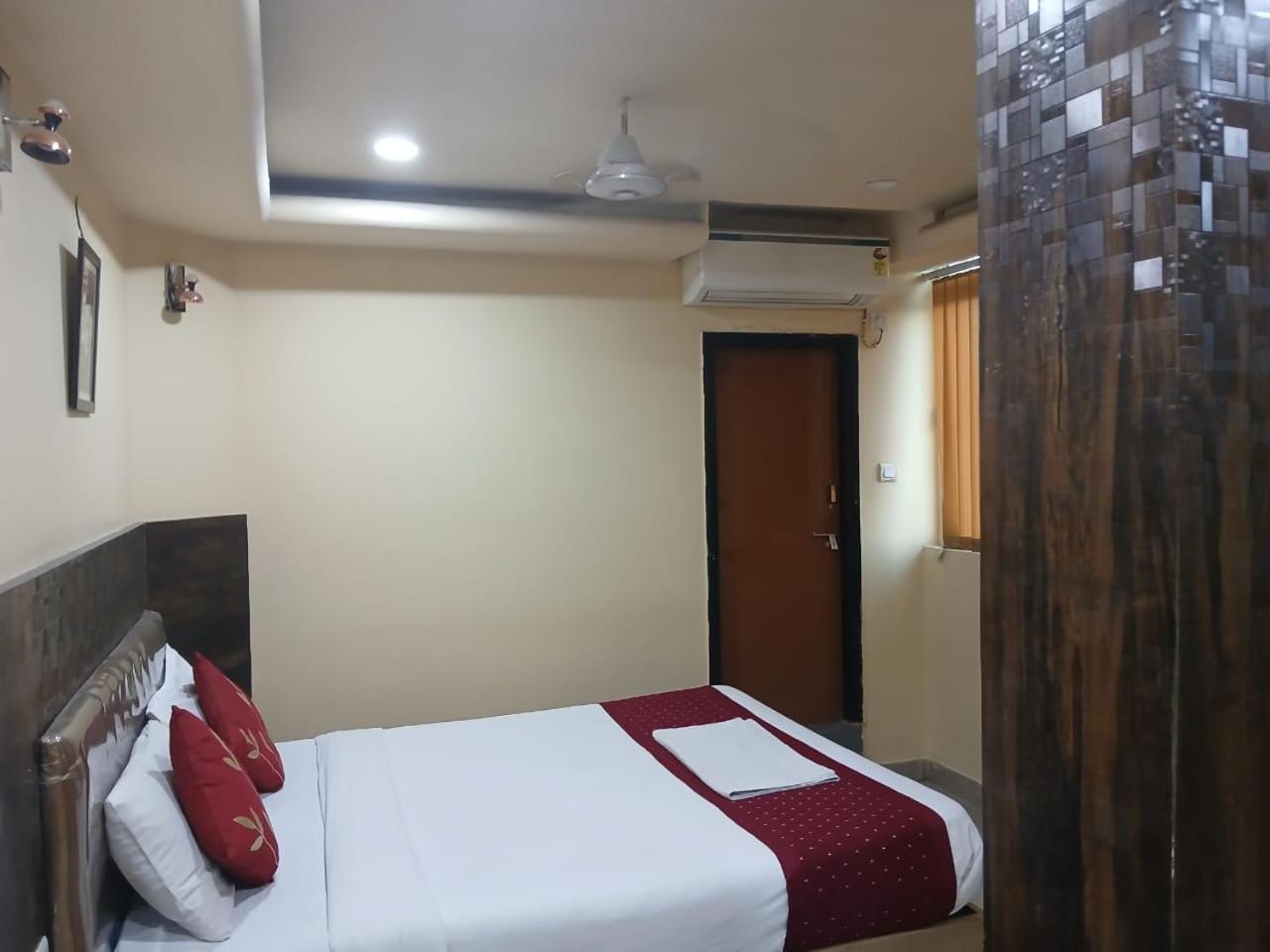 Blossoms Alekhya Residency- Luxury Lollection Hotel
